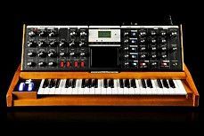 Аналоговый синтезатор Moog Minimoog Voyager XL